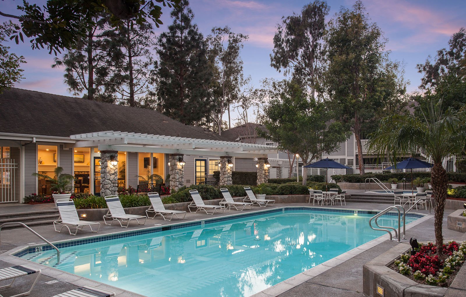 The Cape Apartments in Costa Mesa, CA